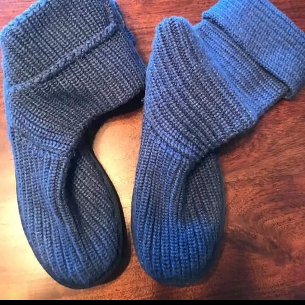 Women ugg knit boots size 7